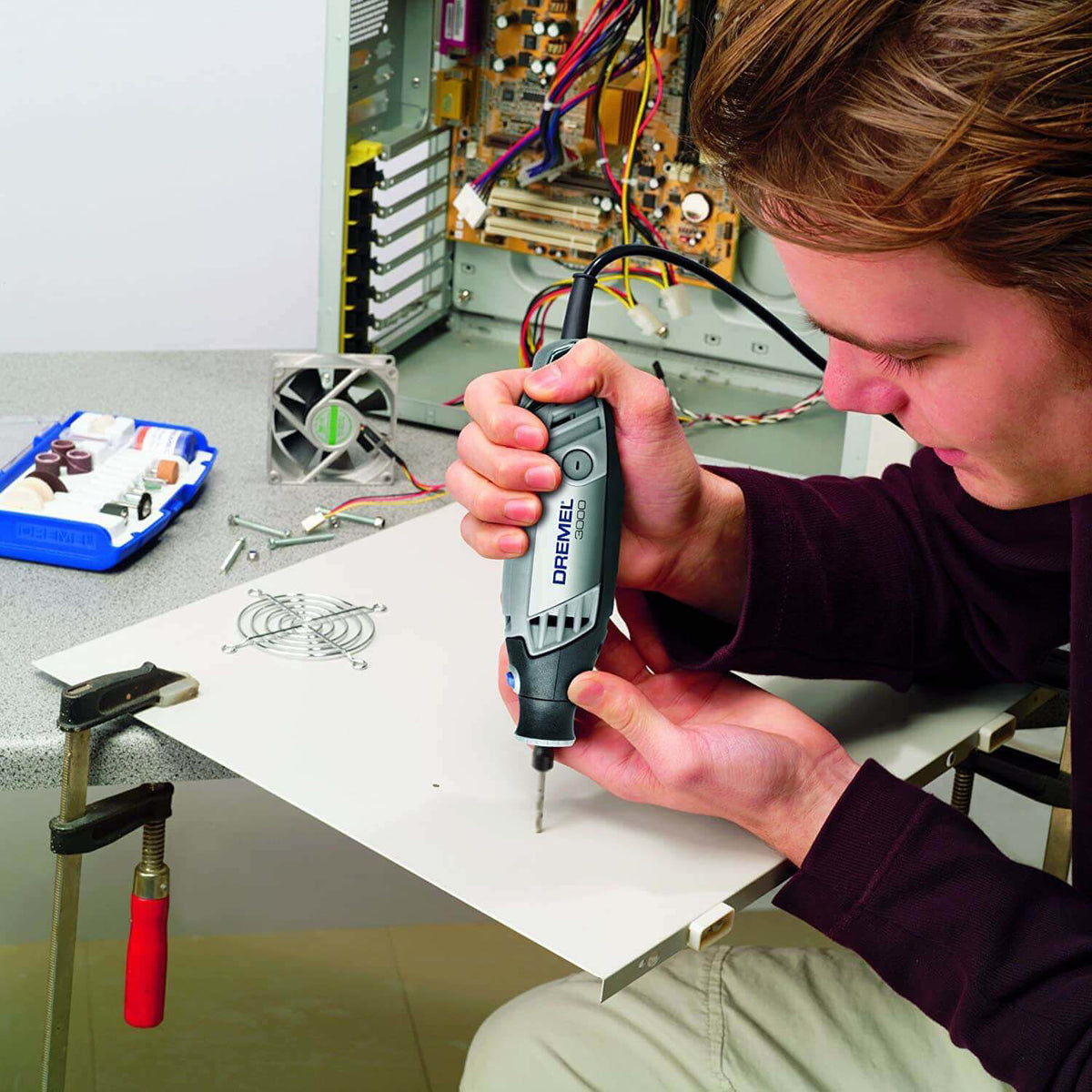Dremel 3000 Series 1/25 Multi Tool (130 W) 1 مرفق ، 25 ملحقات
